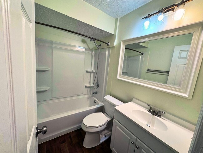 Building Photo - 4925 Godown Rd