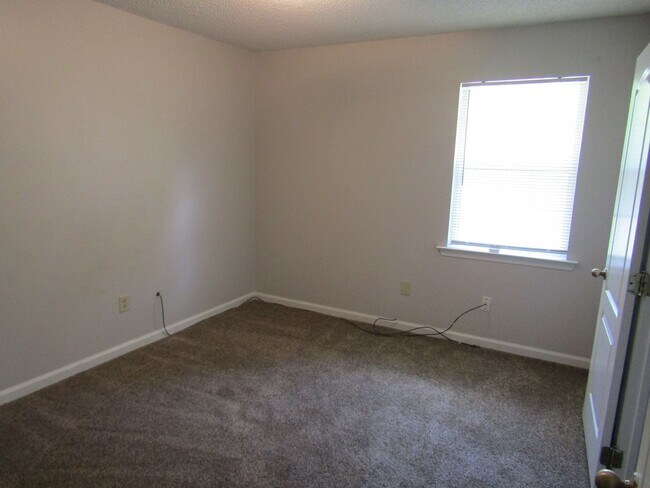 Building Photo - 110 Tempest Ln