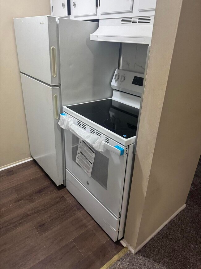 Building Photo - 31831 Grand River Ave