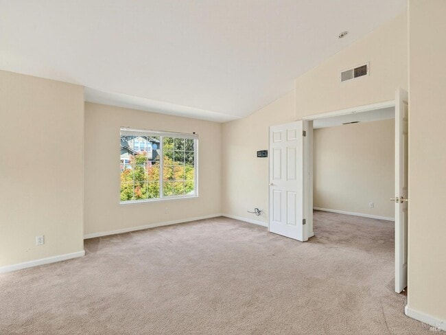 Building Photo - 5794 Owl Hill Ave