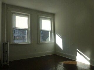 Building Photo - 120 Warren St