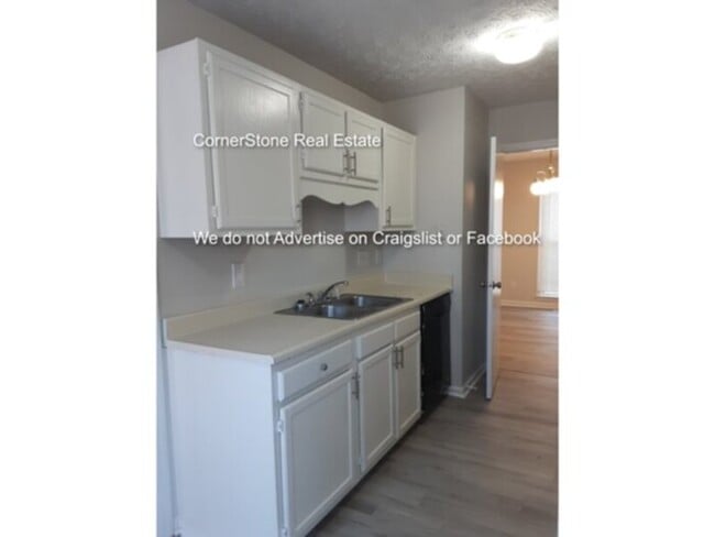 Building Photo - 6701 Pin Oak Ln