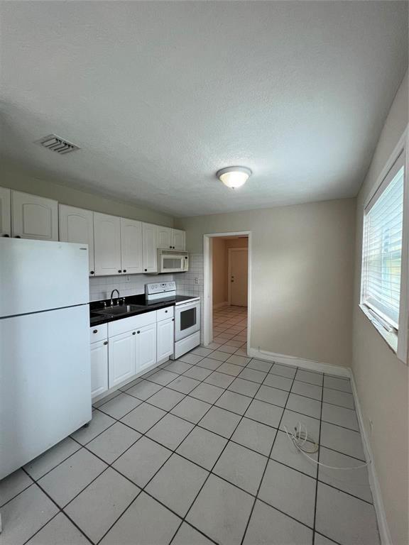 Building Photo - 5721 SW 38th St
