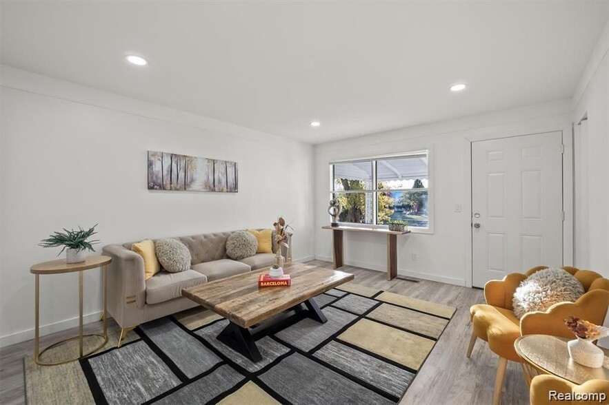 Building Photo - 5749 Detroit St