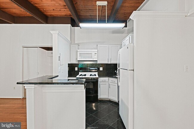 Building Photo - 7857 Enola St