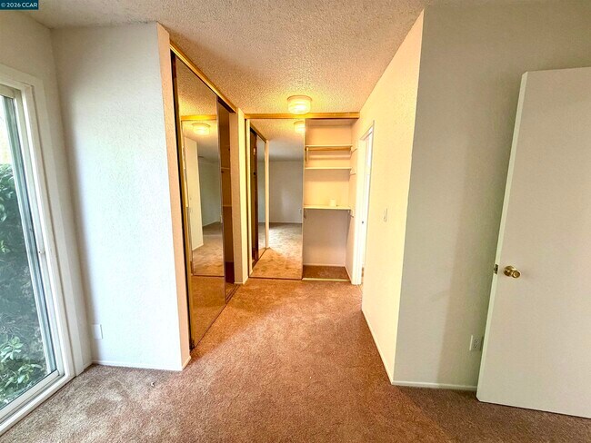 Building Photo - 2946 St Denis Dr