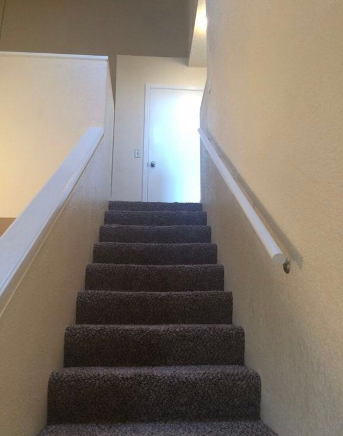 Building Photo - 9810 Walnut Ln