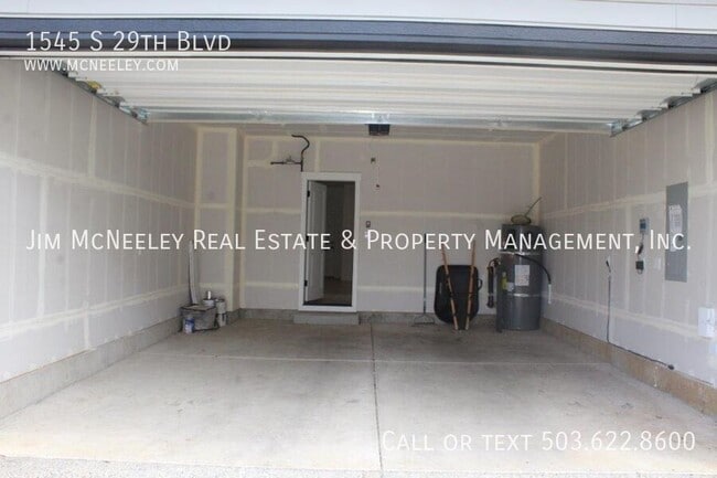 Building Photo - 1545 S 29th Blvd