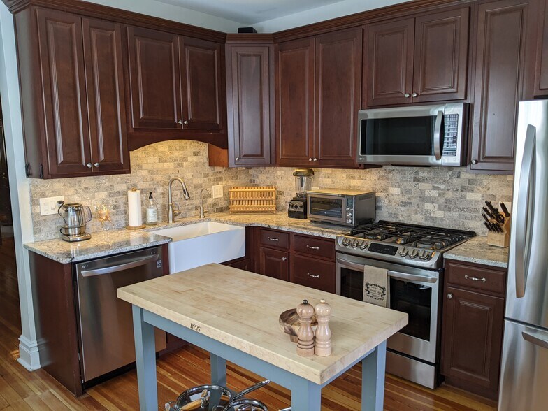 Building Photo - 522 2nd Ave