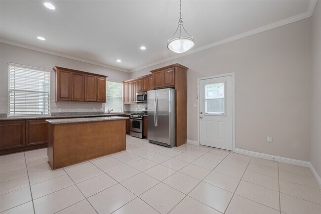 Building Photo - 15210 Addicks Stone Dr