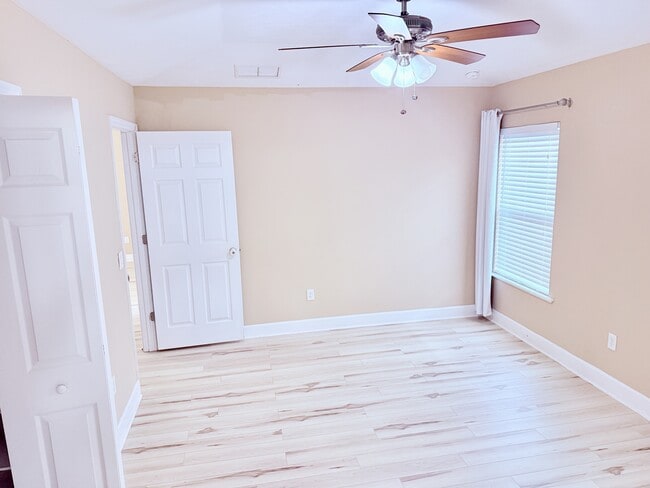 Building Photo - 470 SW 251st St