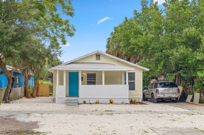 Building Photo - 1050 19th St S