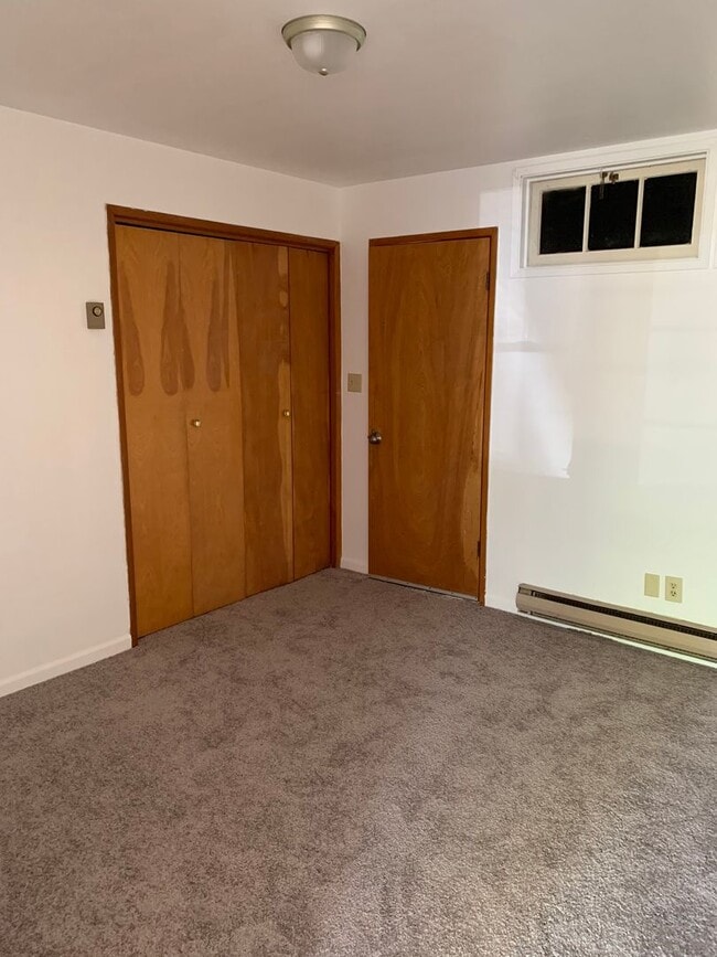 Building Photo - Amazing Remodeled 2 bd in Sellwood/Morelan...