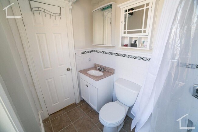 Building Photo - 26 Pinckney St