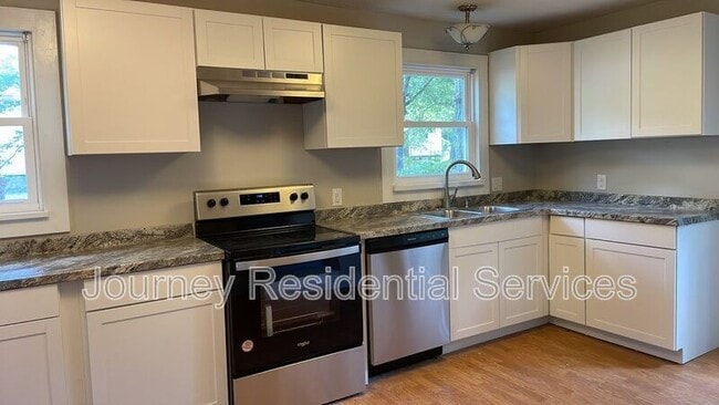 Building Photo - 539 W Weatherspoon St