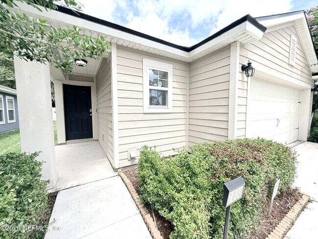Building Photo - 7838 Meadow Walk Ln
