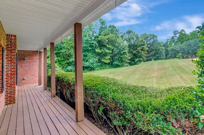 Building Photo - 75 Rock Mill Ct