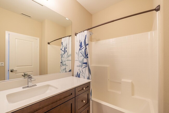 Building Photo - Gorgeous Lomita Townhome