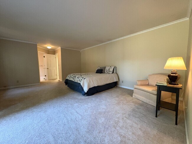 Building Photo - Beautiful Serene 4-Bedroom Home on a Gated...