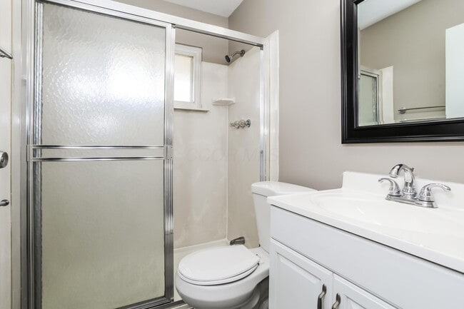 Building Photo - 4352 Ashgrove Dr