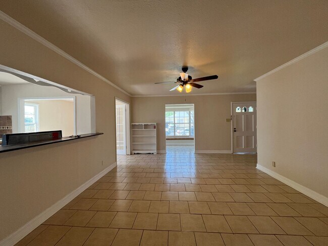Building Photo - LINDALE PARK WITH EXTRA SQUARE FOOTAGE!!