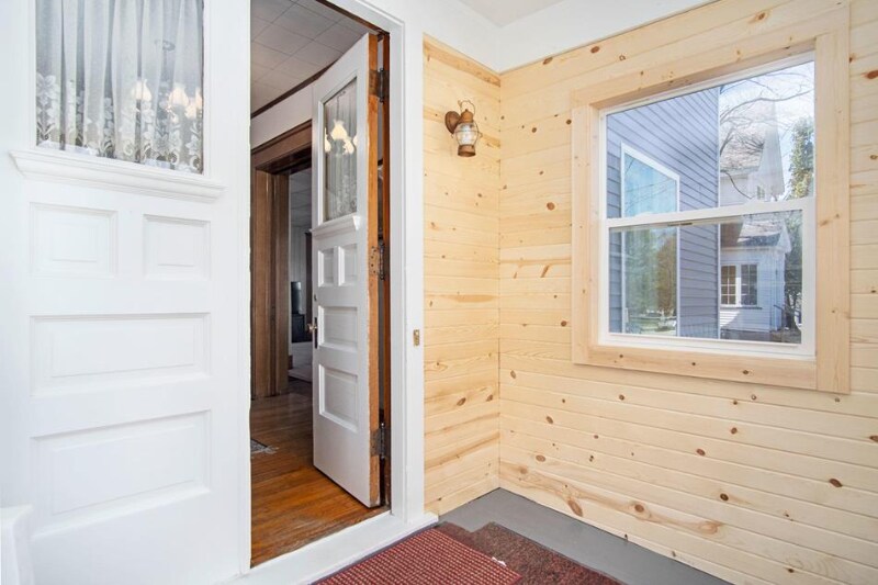 Building Photo - 307 Lincoln St