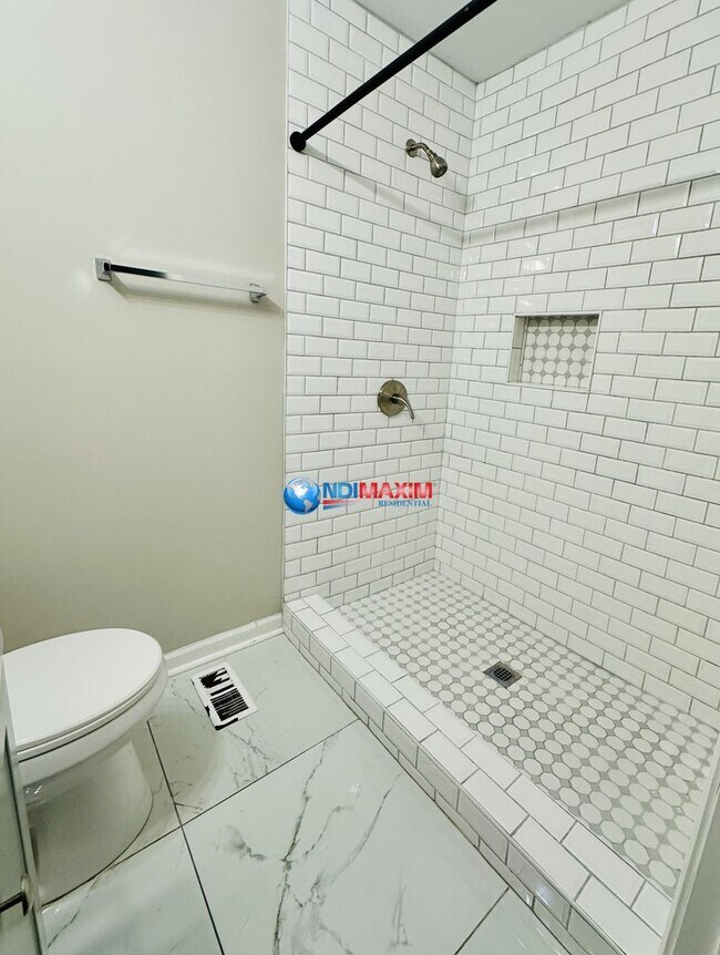 Building Photo - Renovated 4-bedroom ranch in Stone Mountain