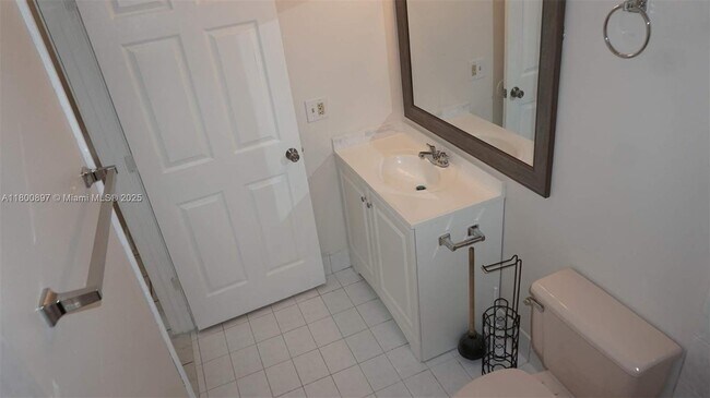 Building Photo - 4909 SW 144th Ct