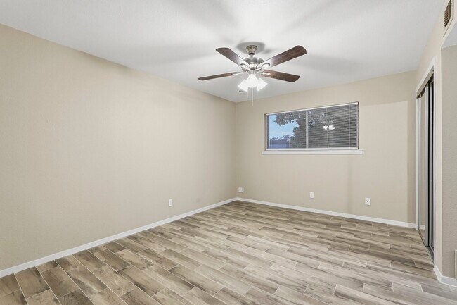 Building Photo - 309 Stratford St