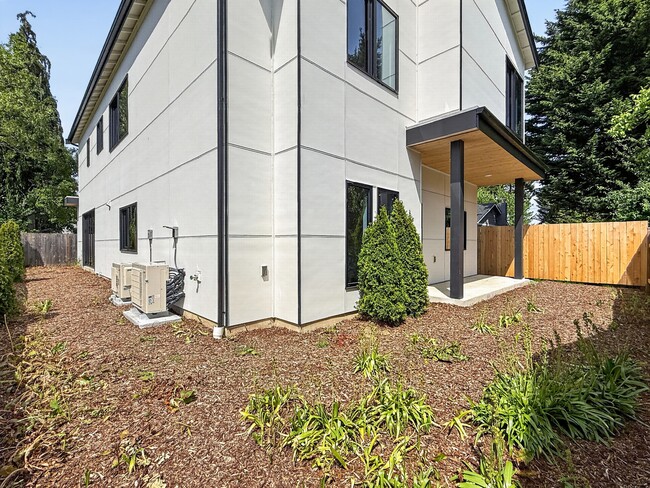 Building Photo - 8439 47th Ave S