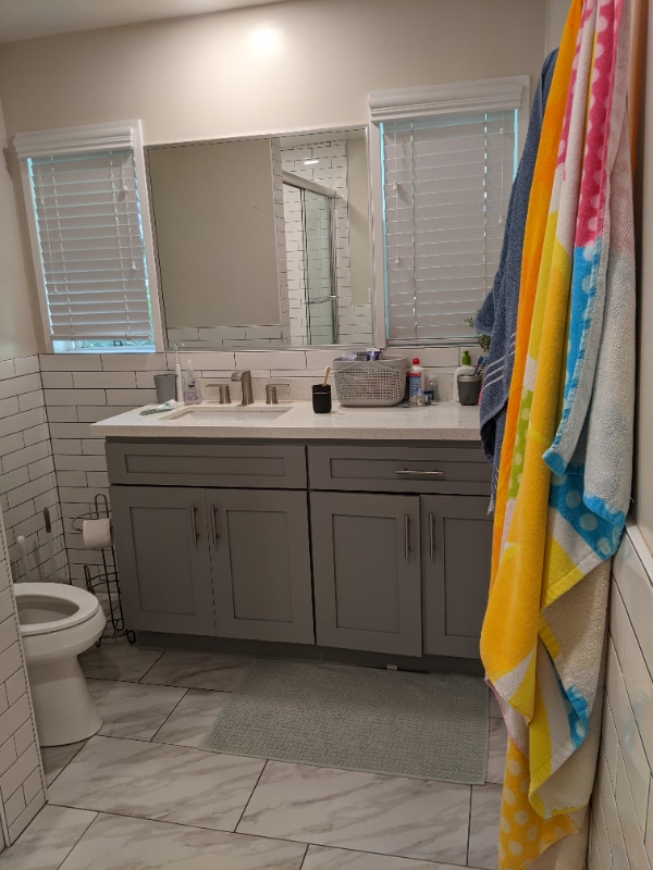 Building Photo - 835 N Raymond Ave