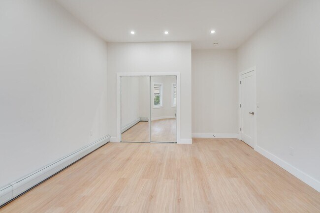 Building Photo - 704 Palisade Ave