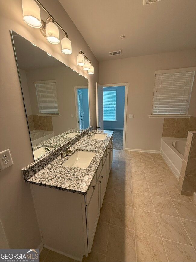 Building Photo - 2576 Mls Cmn Dr