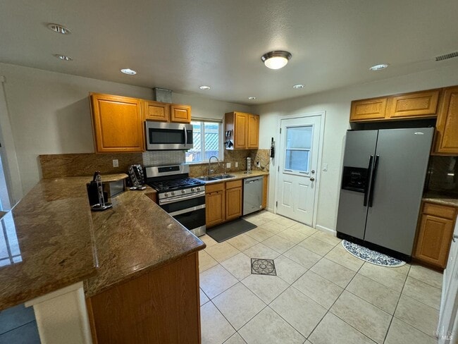 Building Photo - 4845 Marshall Dr