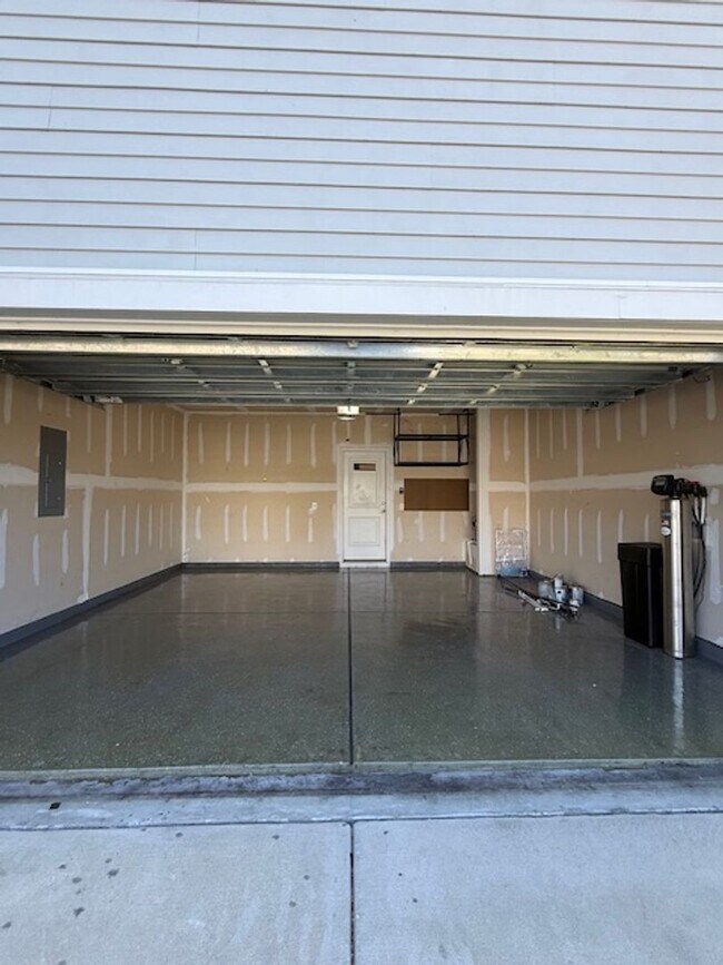 Building Photo - Beautiful 4BR Home in Shadow Moss – Available Now!