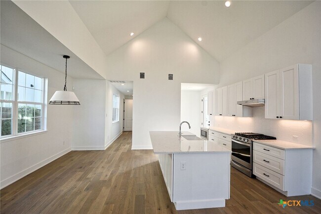 Building Photo - 421 Constance Dr