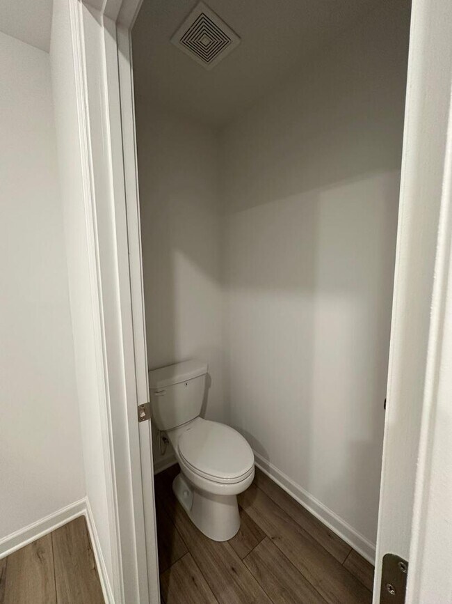 Building Photo - 2482 Van Fleet Cir