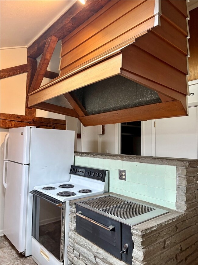 Building Photo - 116 W High St