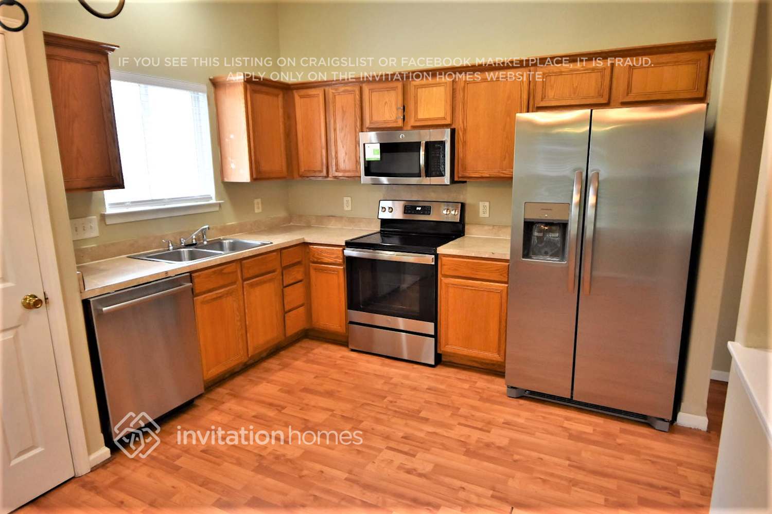 Building Photo - 5733 Shining Oak Ln