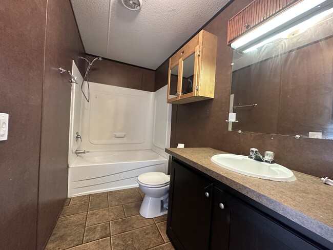 Building Photo - 304 N Foote Ave