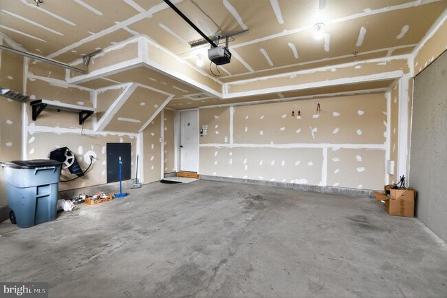 Building Photo - 22609 Winding Woods Way