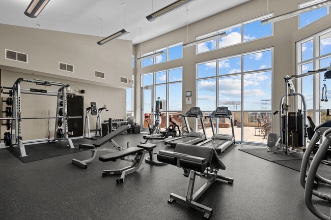 Building Photo - 400 W North St