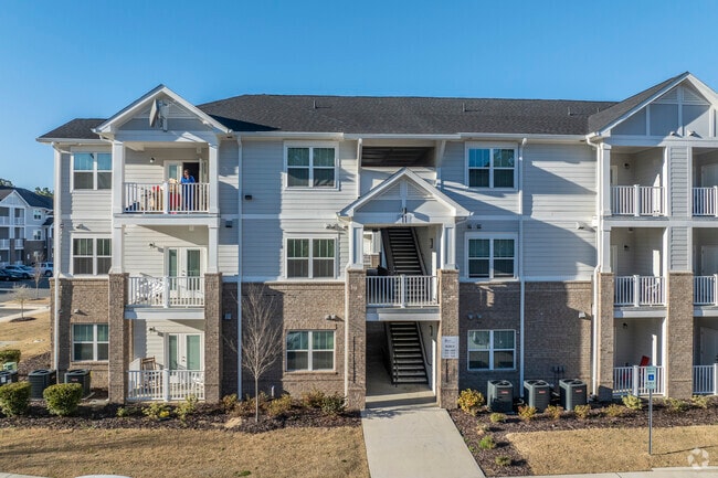 Building Photo - Garden Lakes Apartments