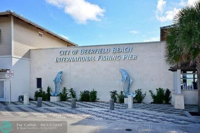 Building Photo - 1523 E Hillsboro Blvd