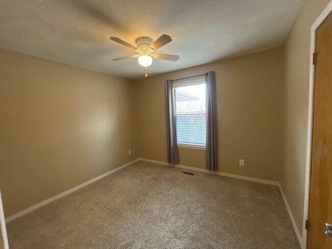 Building Photo - Sit Back, Relax. Your New home Awaits.