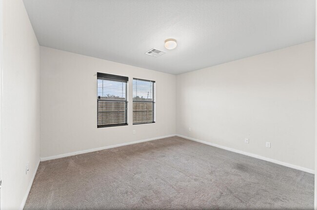 Building Photo - 1722 Ramsay Way