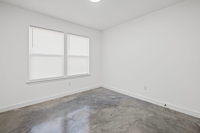 Building Photo - 1373-1375 COOPER ST