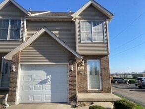 Building Photo - 674 S Peace Rd