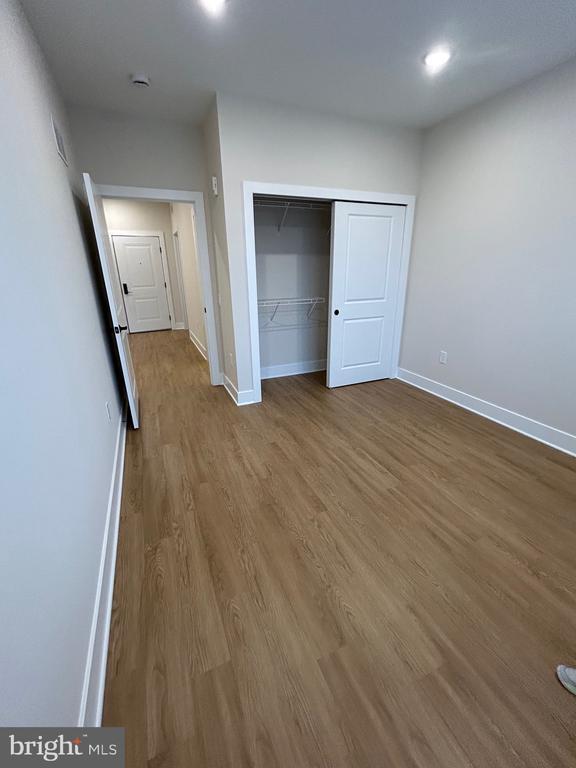 Building Photo - 624 Main St