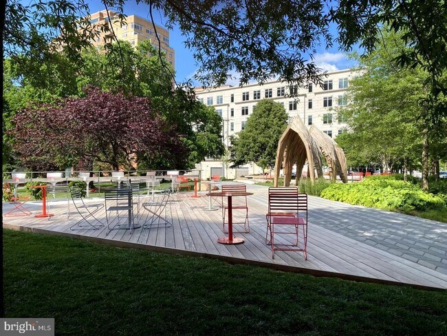 Building Photo - 3830 9th St N